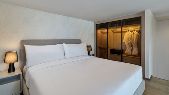 Grand Deluxe One Bedroom Loft Corner - Loft Bedroom